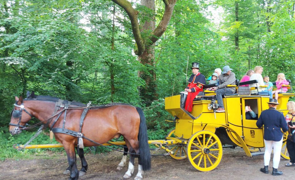 Postkutsche des VPLH zweispännig